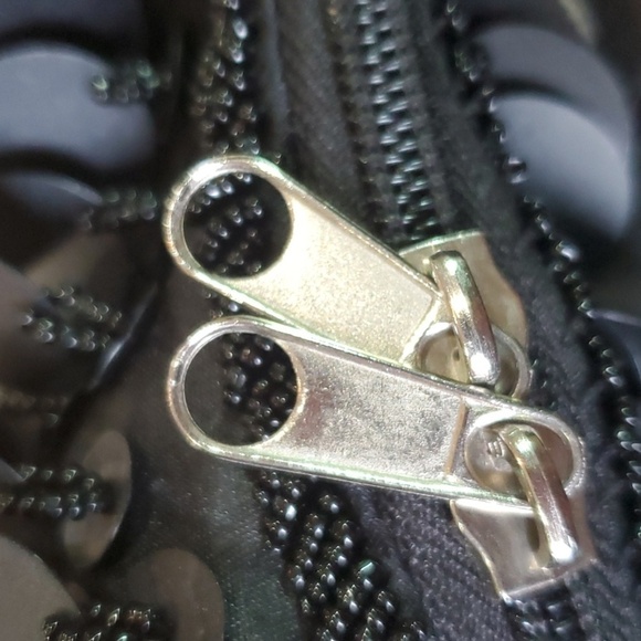 Black sequined and beaded  bag 12 X 15 black satin lining  Double zipper - Picture 5 of 7